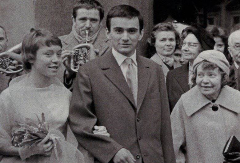 Svatba Dany Laichterové s Jiřím Görnerem 22. 4. 1960 v Praze. Věra Jičínská vpravo. 